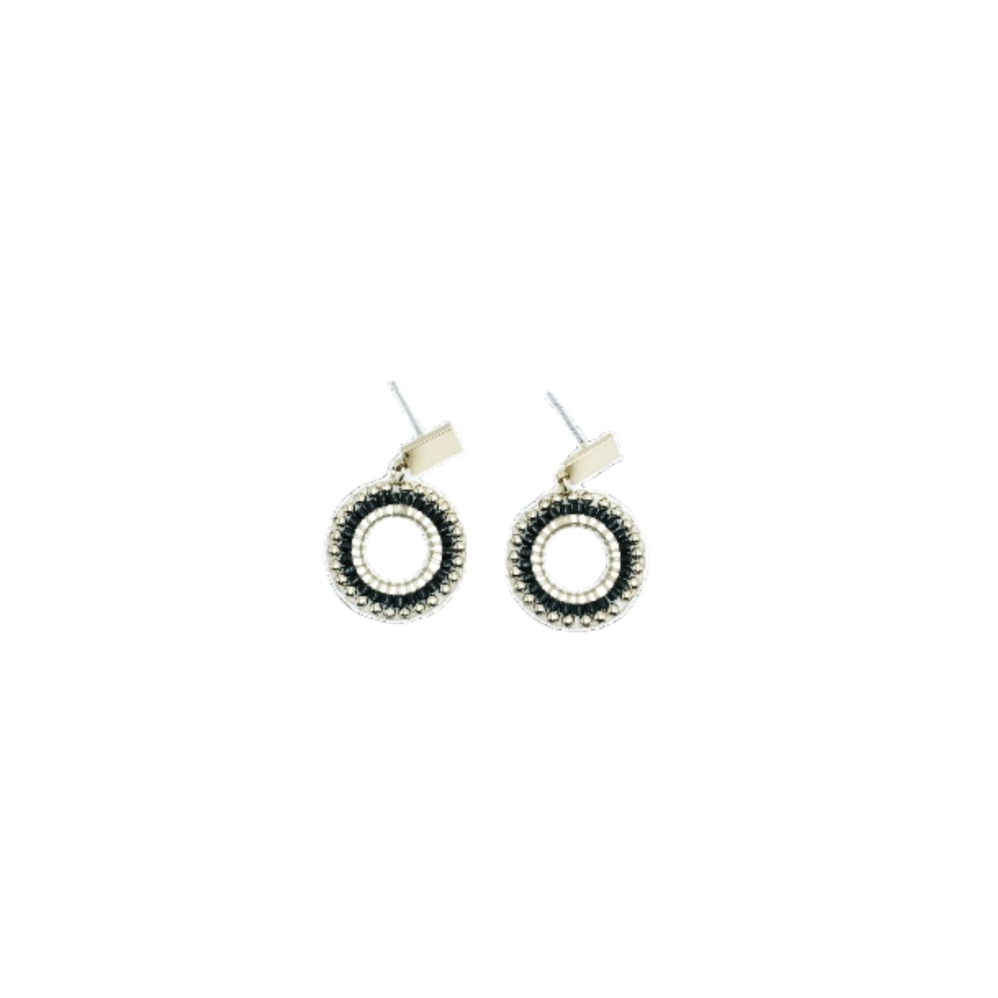 ARETES NEGROS