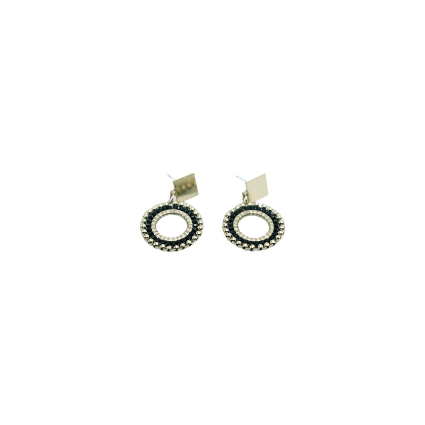 ARETES NEGROS